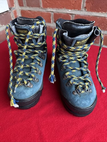 Sportiva women walking on - sportiva,